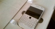 RIM Soon To Release White BlackBerry 9900 on AT&T