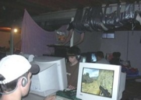 LAN parties live on – How the internet hasn’t killed them off, yet @ TweakTown