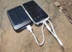 Treqkr50 Solar Charger 5000mah Portable Power Bank Review @ Technogog